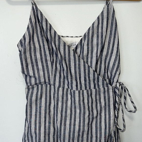 NEW!! Summer Wrap Dress - Picture 2 of 9